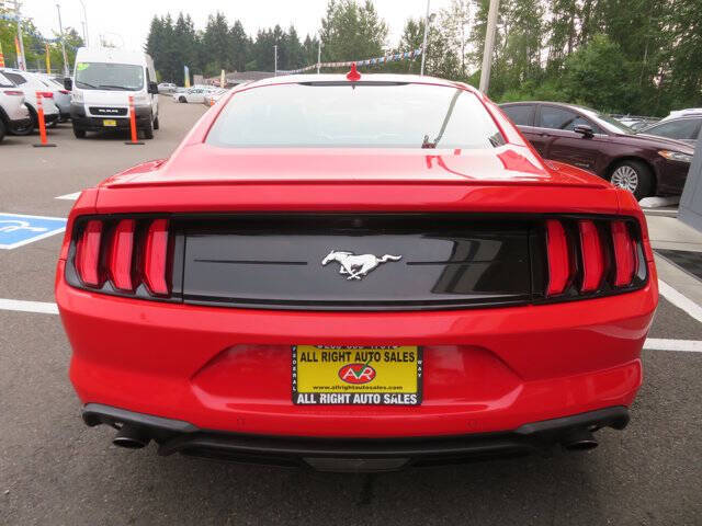 2021 Ford Mustang EcoBoost