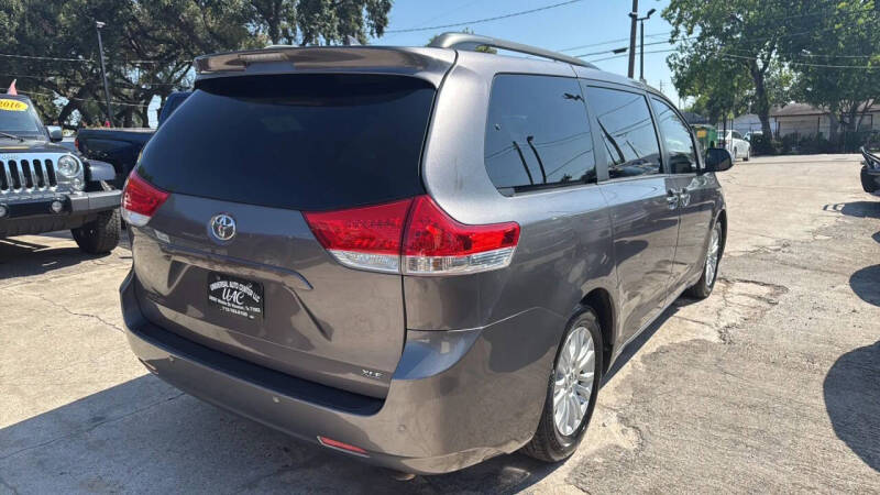 2011 Toyota Sienna
