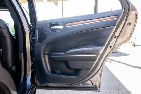 2017 Chrysler 300 C Platinum