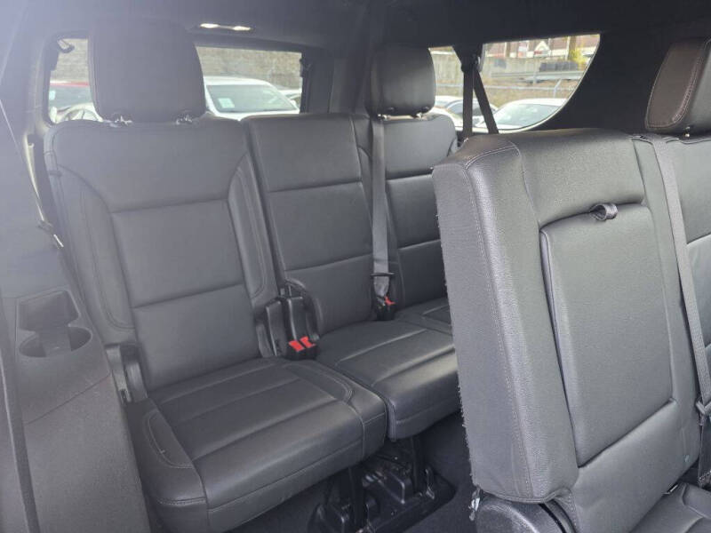 2023 Chevrolet Suburban LT