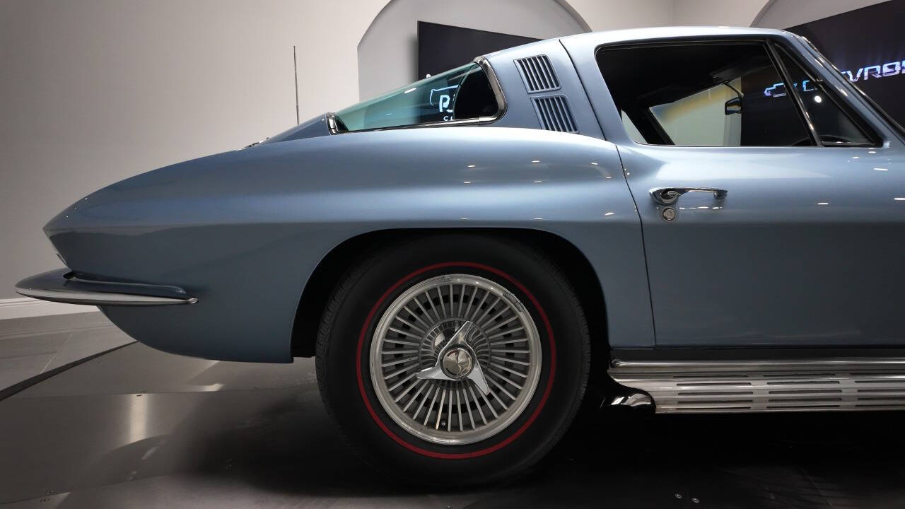 1964 Chevrolet Corvette 30