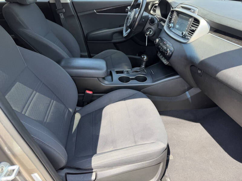 2017 Kia Sorento LX