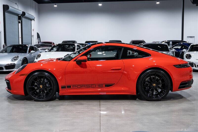 2021 Porsche 911 Carrera