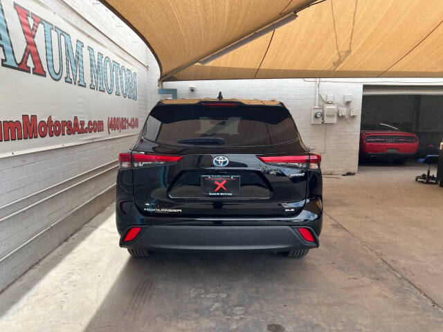 Image 4 of 2021 Toyota Highlander Hybrid