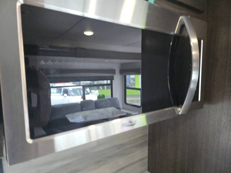 2021 Winnebago Voyage