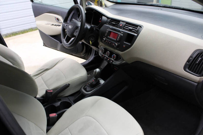 2013 Kia Rio 5-Door LX