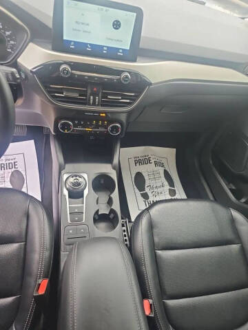 2022 Ford Escape SEL