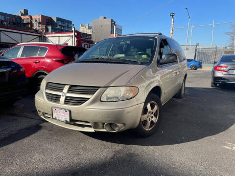 2005 Dodge Grand Caravan for sale at HILLSIDE AUTO MALL INC in Jamaica NY
