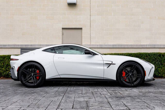 2025 Aston Martin Vantage