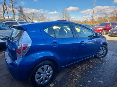 2014 Toyota Prius c Three