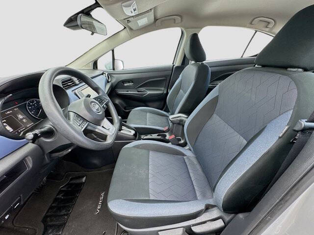 2023 Nissan Versa SV