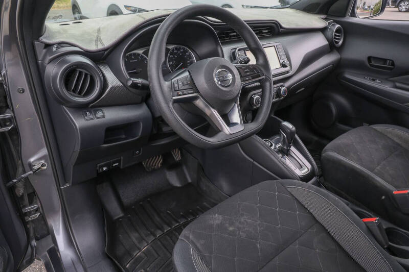 2019 Nissan Kicks S