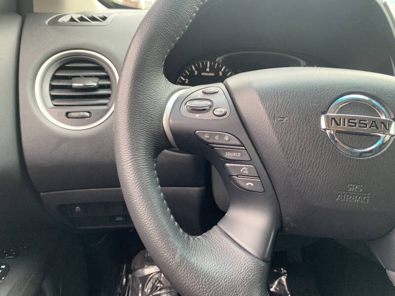 2015 Nissan Pathfinder SV