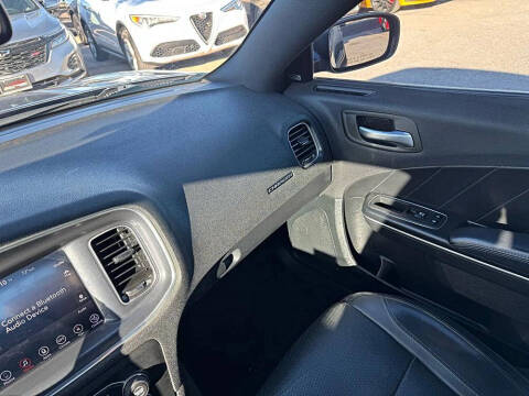 2017 Dodge Charger SXT