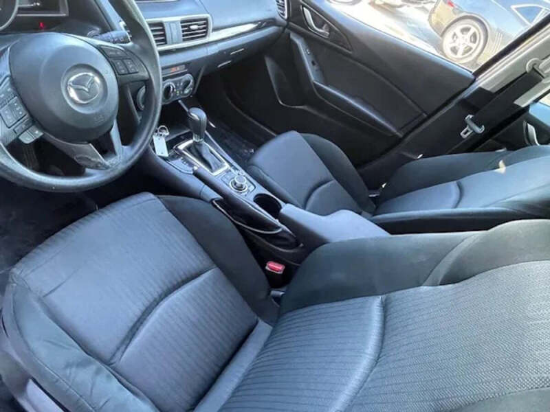 2016 Mazda MAZDA3 i Sport