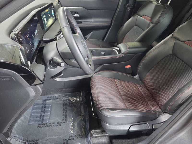 2025 Nissan Kicks SR