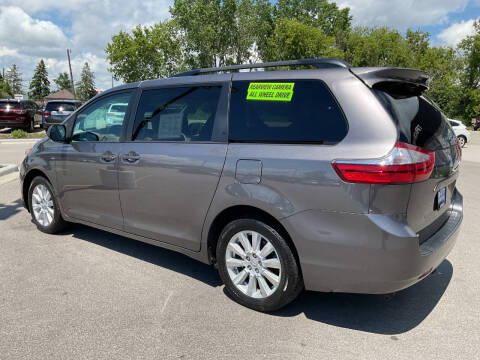 2017 Toyota Sienna LE 7-Passenger