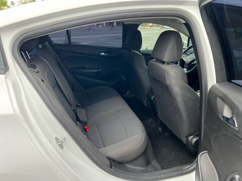 2017 Chevrolet Cruze LS Auto