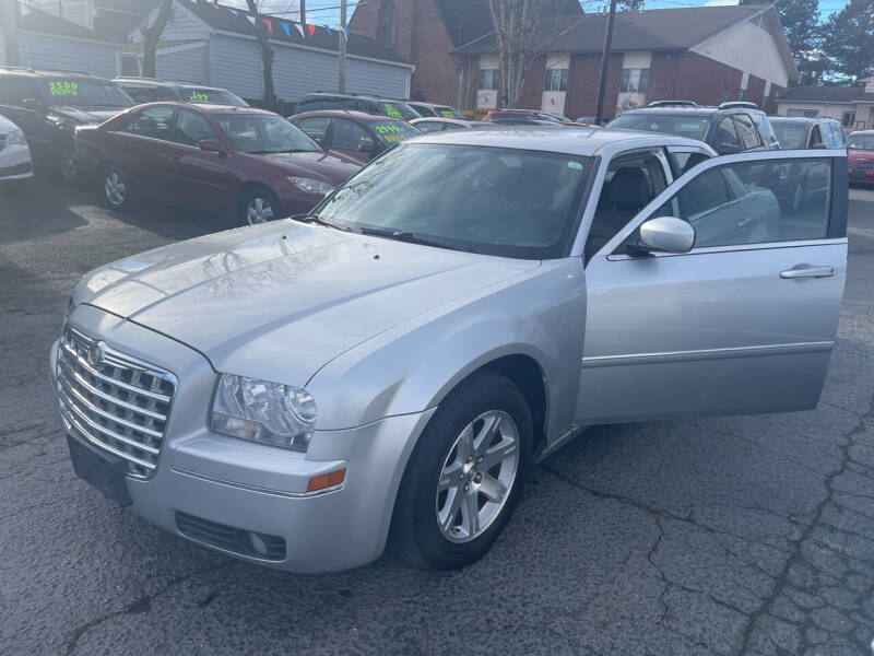 2007 Chrysler 300 for sale at American Dream Motors in Everett WA
