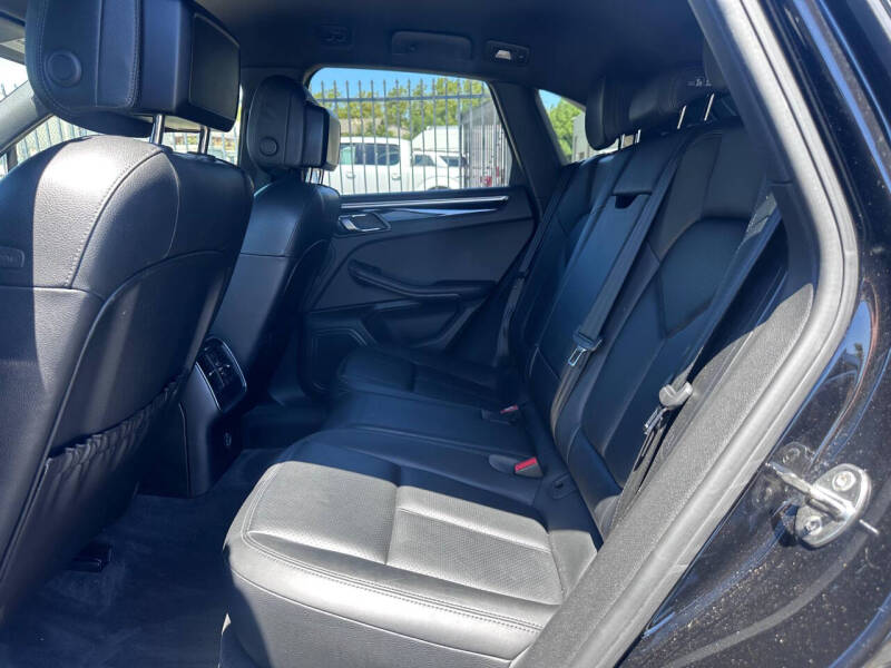 2017 Porsche Macan