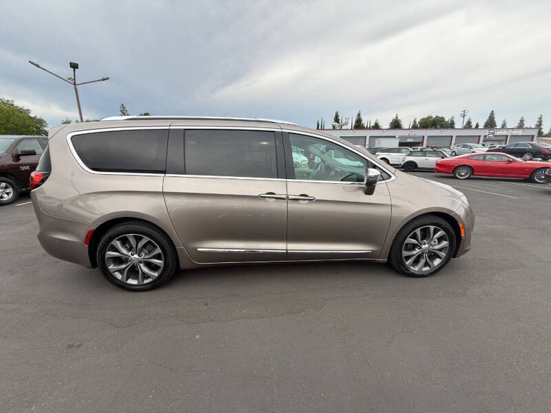 2017 Chrysler Pacifica Limited