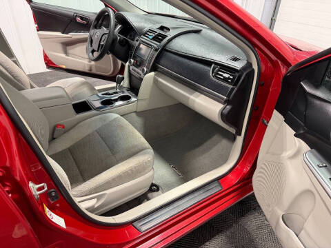 2014 Toyota Camry Hybrid LE