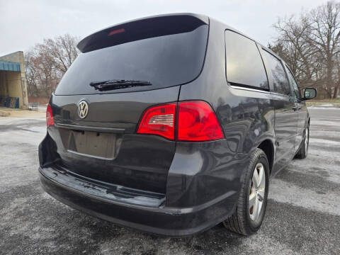 2011 Volkswagen Routan SEL