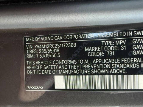 2025 Volvo XC60 B5 Plus Dark Theme