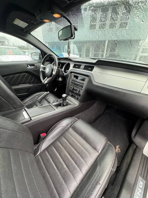 2010 Ford Mustang V6 Premium