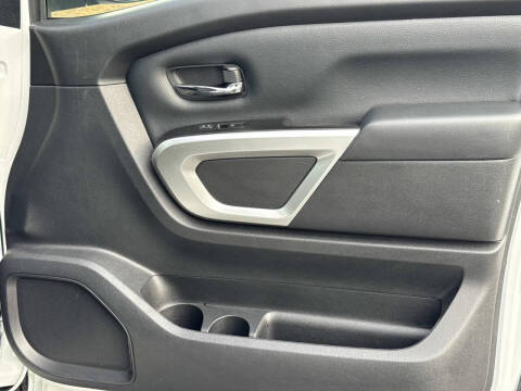 2024 Nissan Titan SV