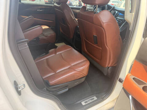 2015 Cadillac Escalade Luxury
