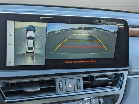 2025 Lexus ES 300h Luxury