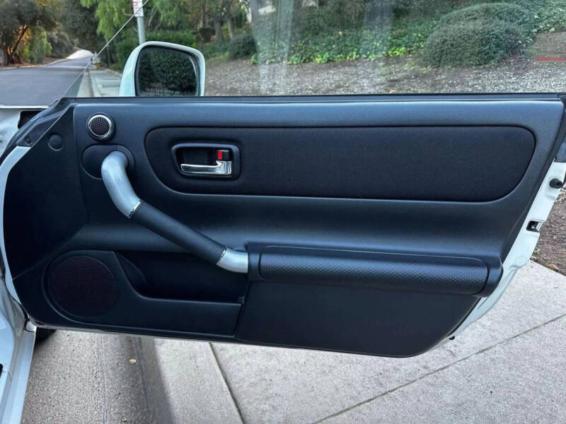 2005 Toyota MR2 Spyder