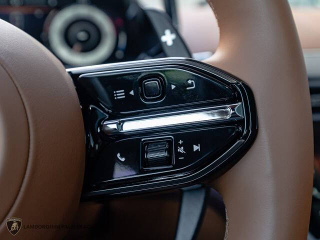 2025 Aston Martin Vanquish