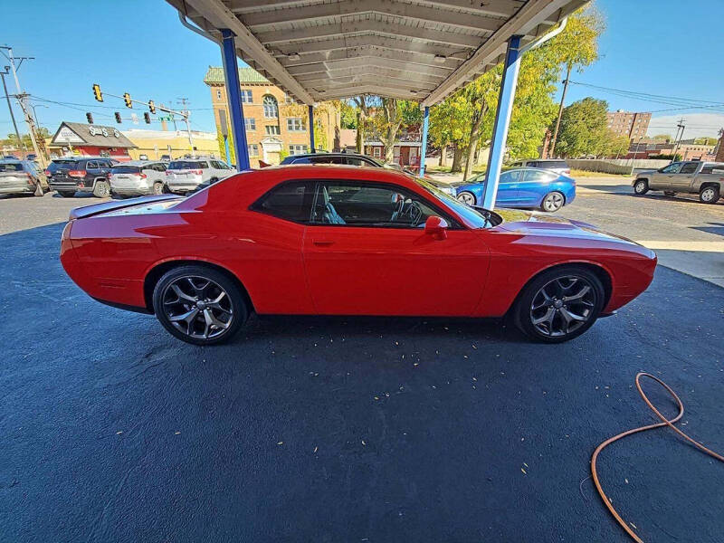 2015 Dodge Challenger SXT Plus