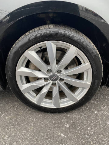 2017 Audi A4 2.0T quattro Premium