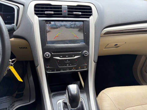 2015 Ford Fusion SE