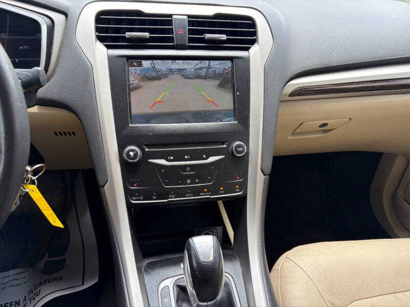 2015 Ford Fusion SE