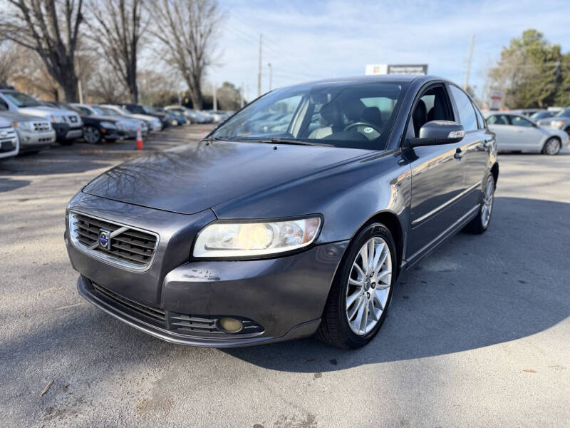 2010 Volvo S40 2.4i's photo