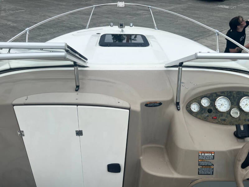 2004 Bayliner 210 CU