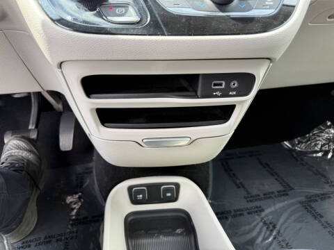 2017 Chrysler Pacifica Touring-L