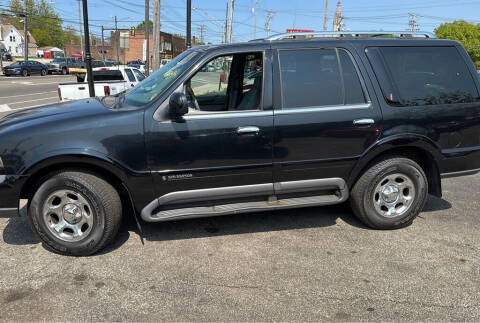 1998 Lincoln Navigator for sale at LONG BROTHERS CAR COMPANY in Cleveland OH