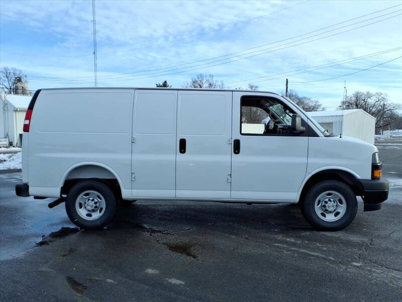 2025 Chevrolet Express 2500