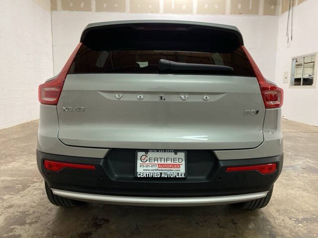 2025 Volvo XC40 B5 Plus Bright Theme