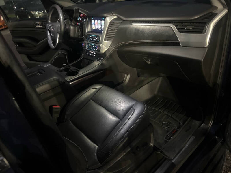 2017 GMC Yukon XL SLT