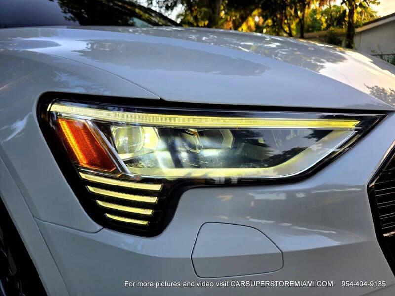 2021 Audi e-tron quattro Premium