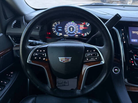 2017 Cadillac Escalade Luxury