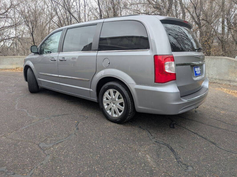 2013 Chrysler Town and Country Touring
