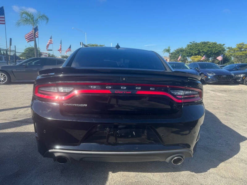 2019 Dodge Charger R/T photo 8