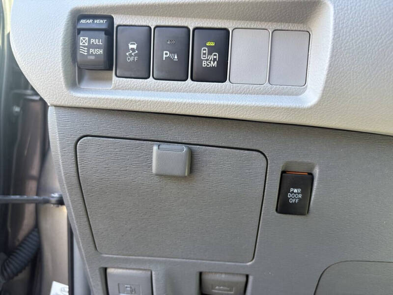 2017 Toyota Sienna